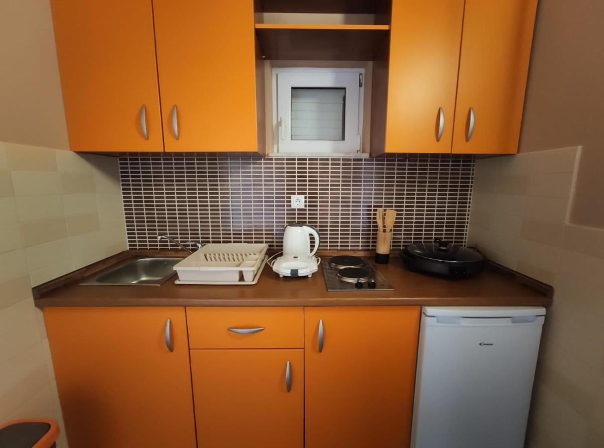 Apartments Karla Рогозница Экстерьер фото